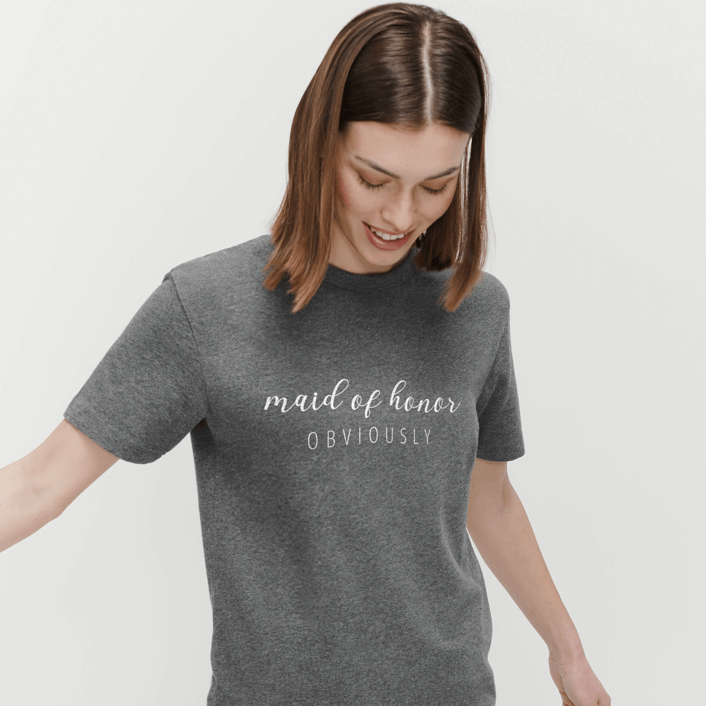 dama de honor con playera gris para despedida de soltera